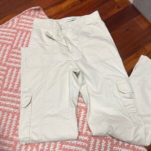 Women’s Abercrombie khaki cargo pants size 0
